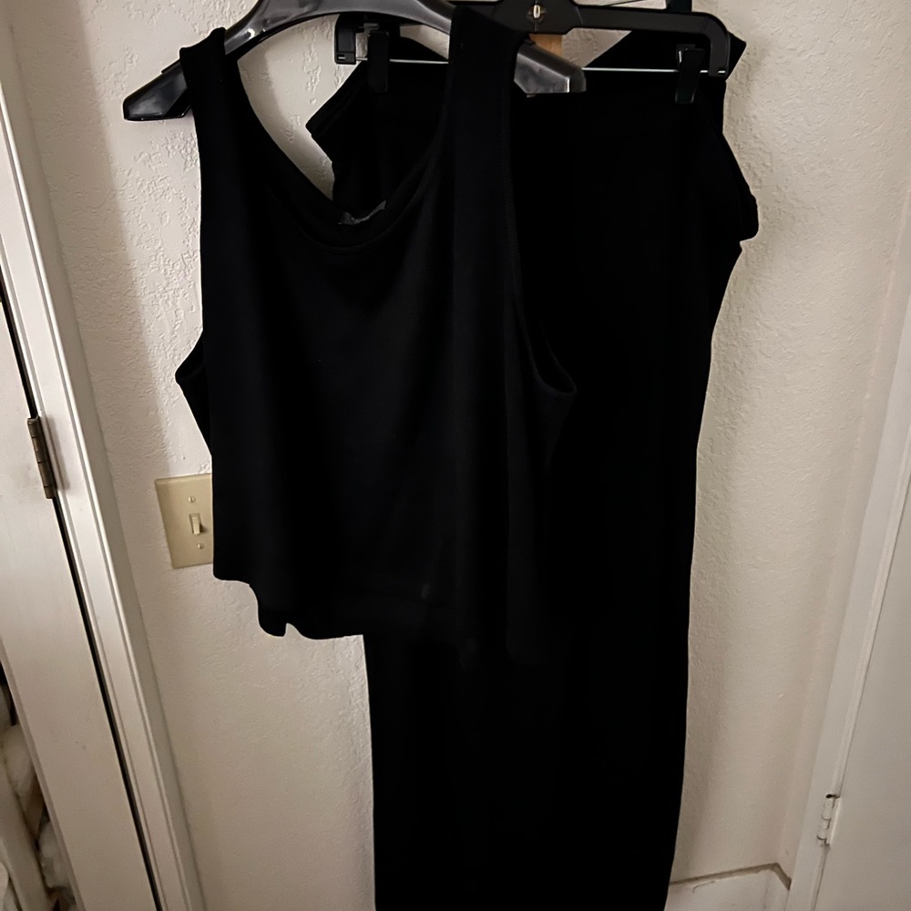 St John Santana knitt shell and two pants.